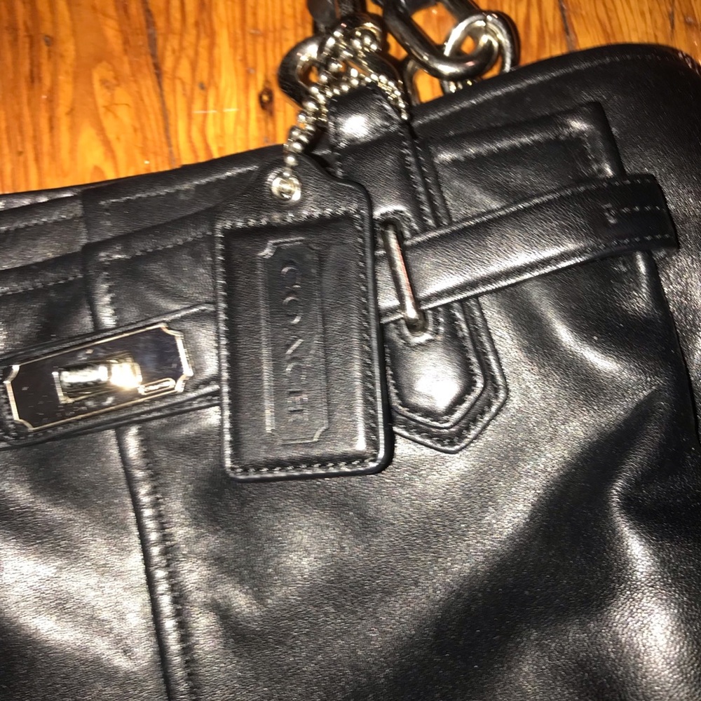 COACH Classis Leather Shoulder Bag - Picture 2 of 4